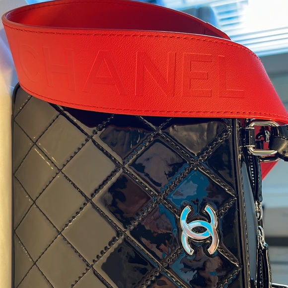 Chanel Vanity Bag With Strap Limited Edition - Picture 3 of 16